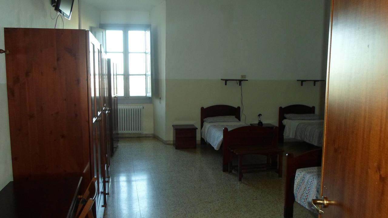 Ostello Sant'Anna Нарні Екстер'єр фото